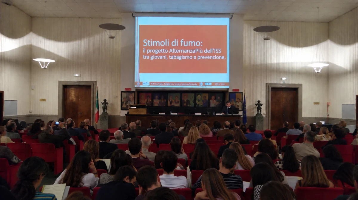 Paolo Berretta durante una presentazione all'Istituto Superiore di Sanità sul progetto Stimoli di fumo e la prevenzione del tabagismo